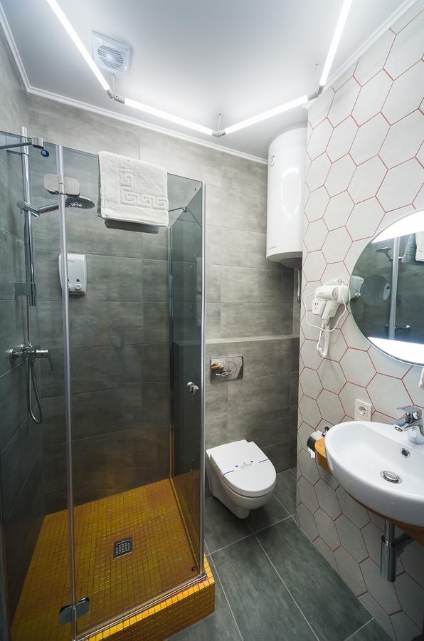 Beehive Hotel Odessa Extérieur photo