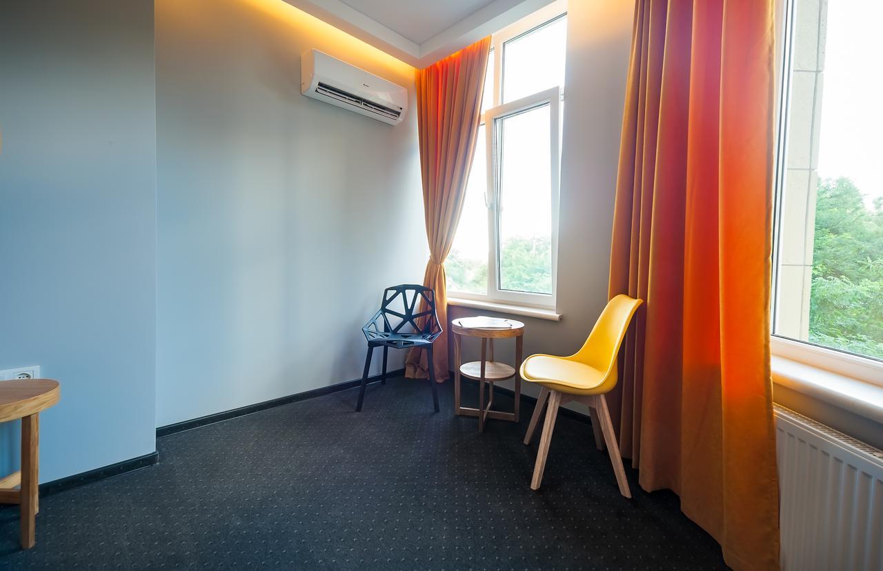 Beehive Hotel Odessa Extérieur photo