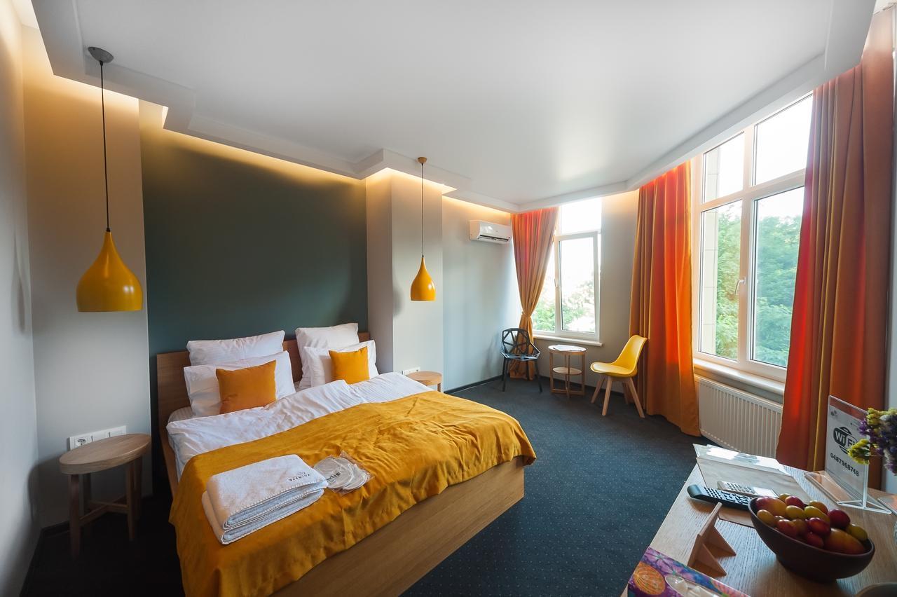 Beehive Hotel Odessa Extérieur photo
