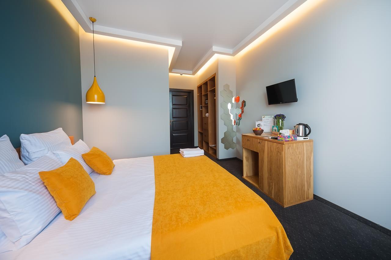 Beehive Hotel Odessa Extérieur photo