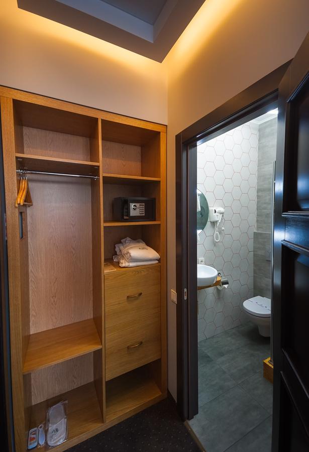 Beehive Hotel Odessa Extérieur photo