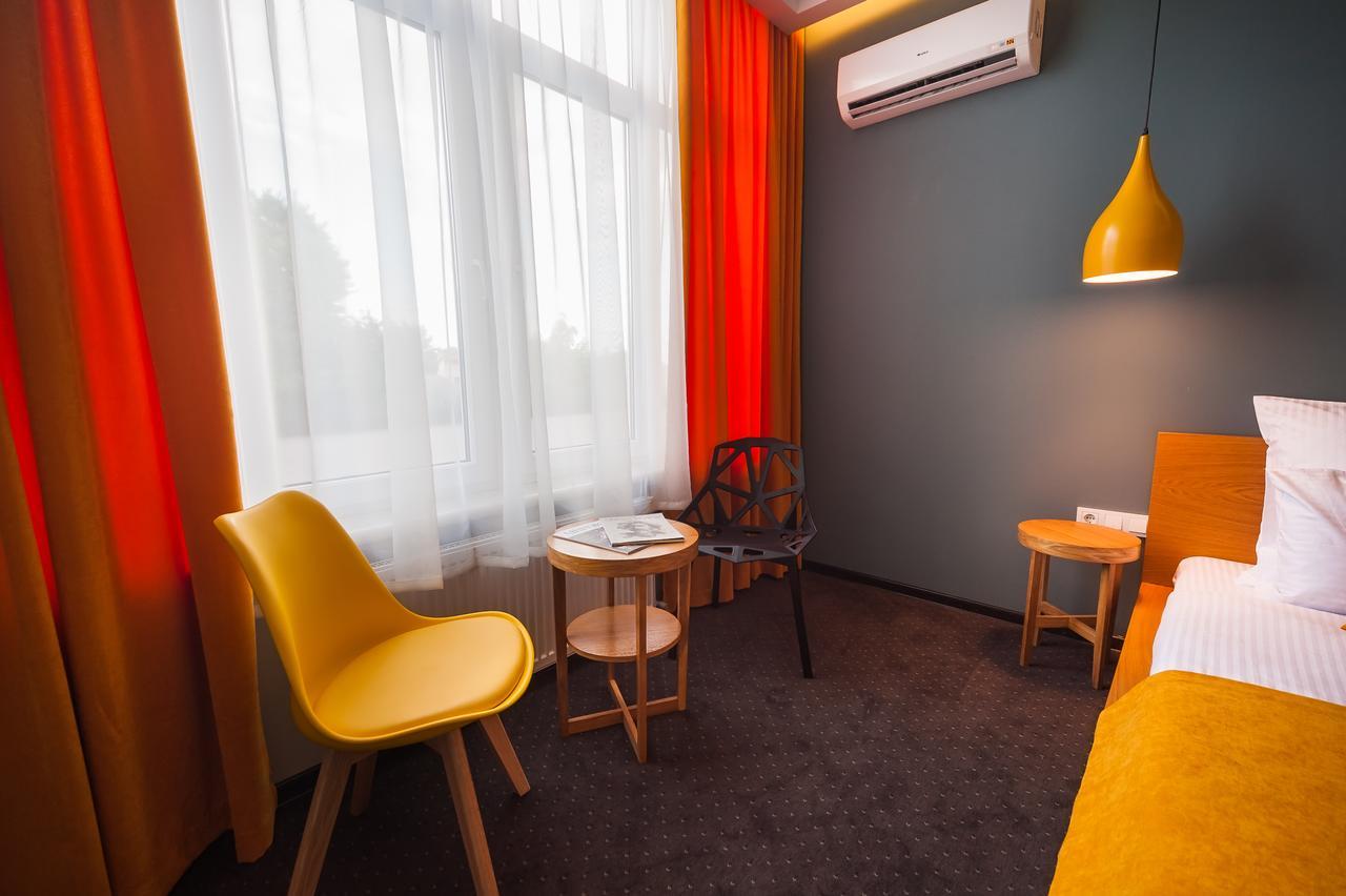 Beehive Hotel Odessa Extérieur photo