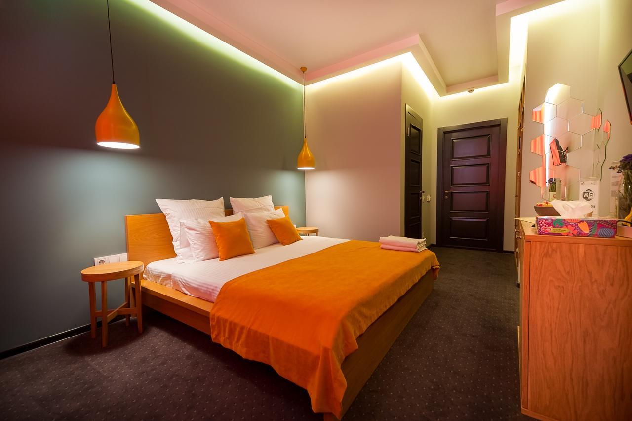 Beehive Hotel Odessa Extérieur photo