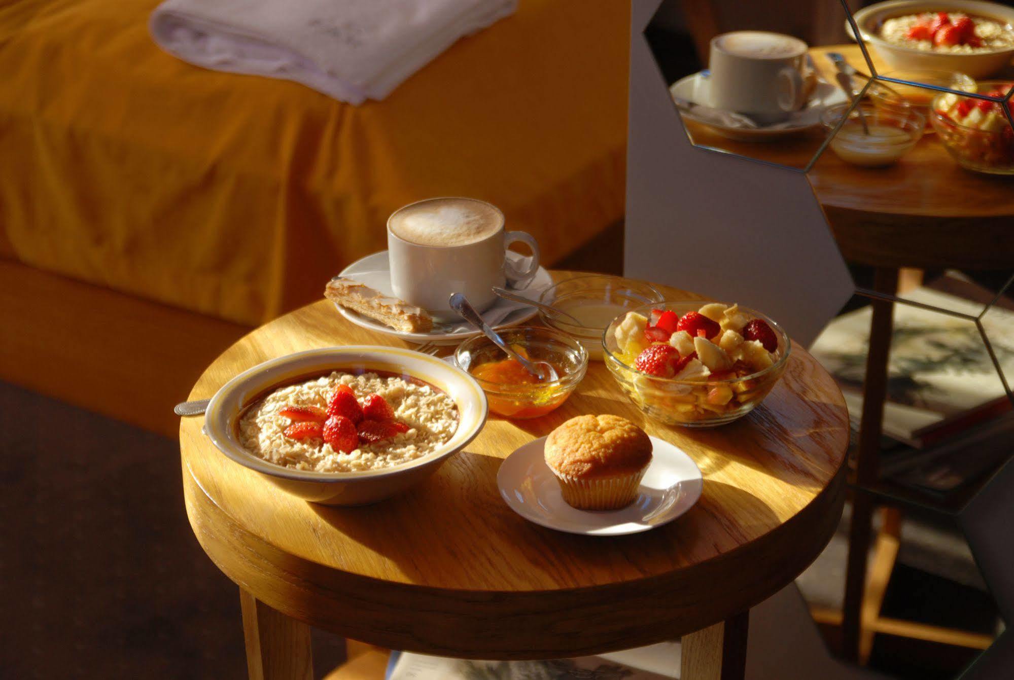 Beehive Hotel Odessa Extérieur photo