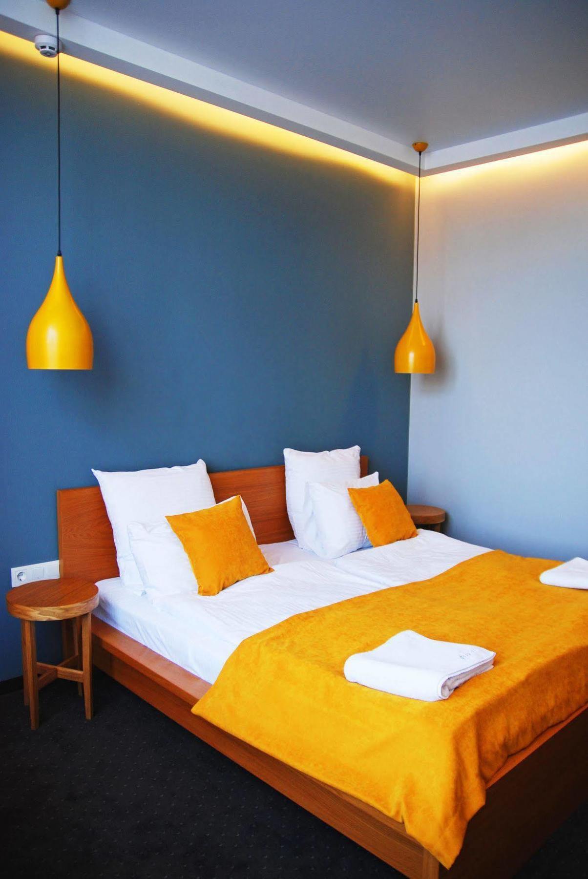 Beehive Hotel Odessa Extérieur photo