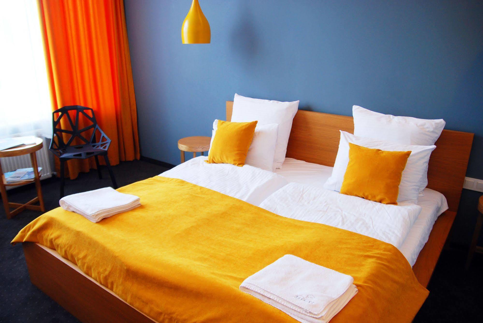 Beehive Hotel Odessa Extérieur photo
