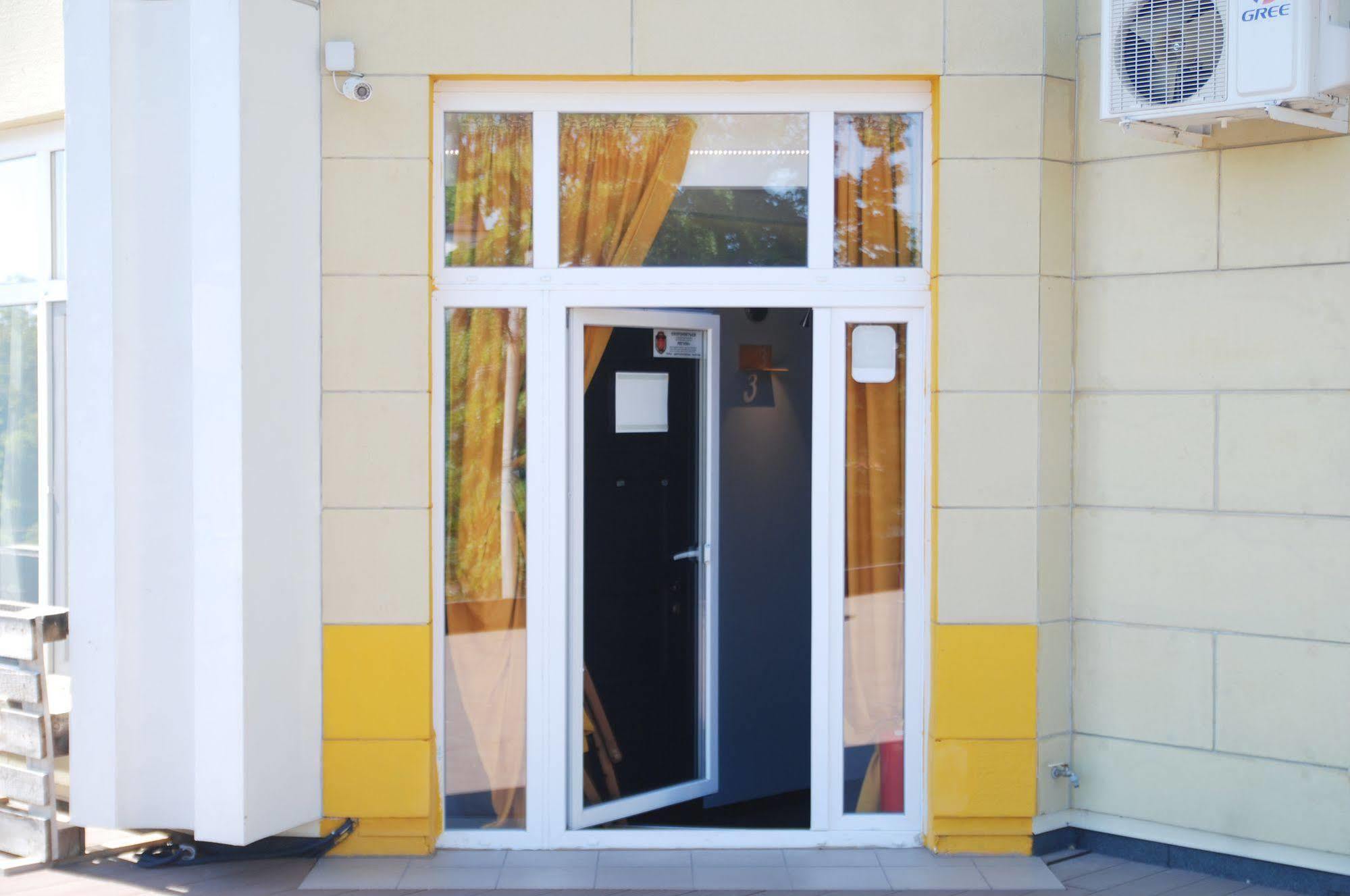 Beehive Hotel Odessa Extérieur photo